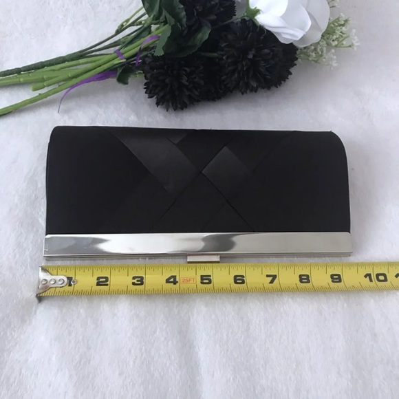 Lulu Townsend Woven Clutch Black Classic Chic - Picture 9 of 11